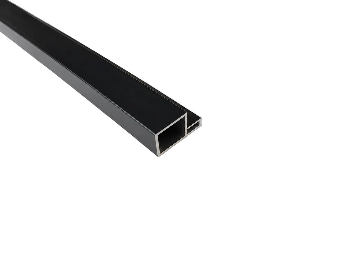 Aluminium Vierkantrohr 20x20x1,5 mm mit 3 mm Nut – 100 cm / 200 cm